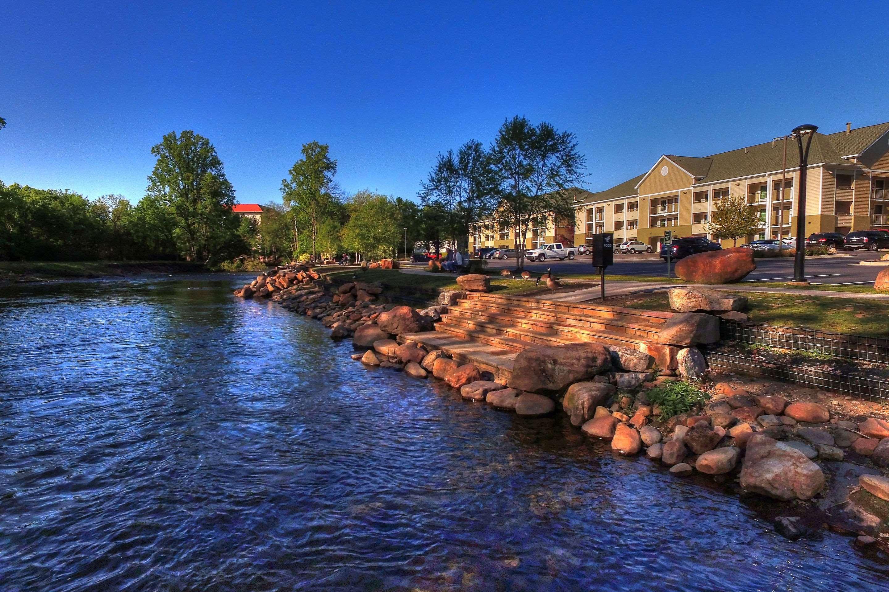 Econo Lodge Pigeon Forge Riverside Exterior foto